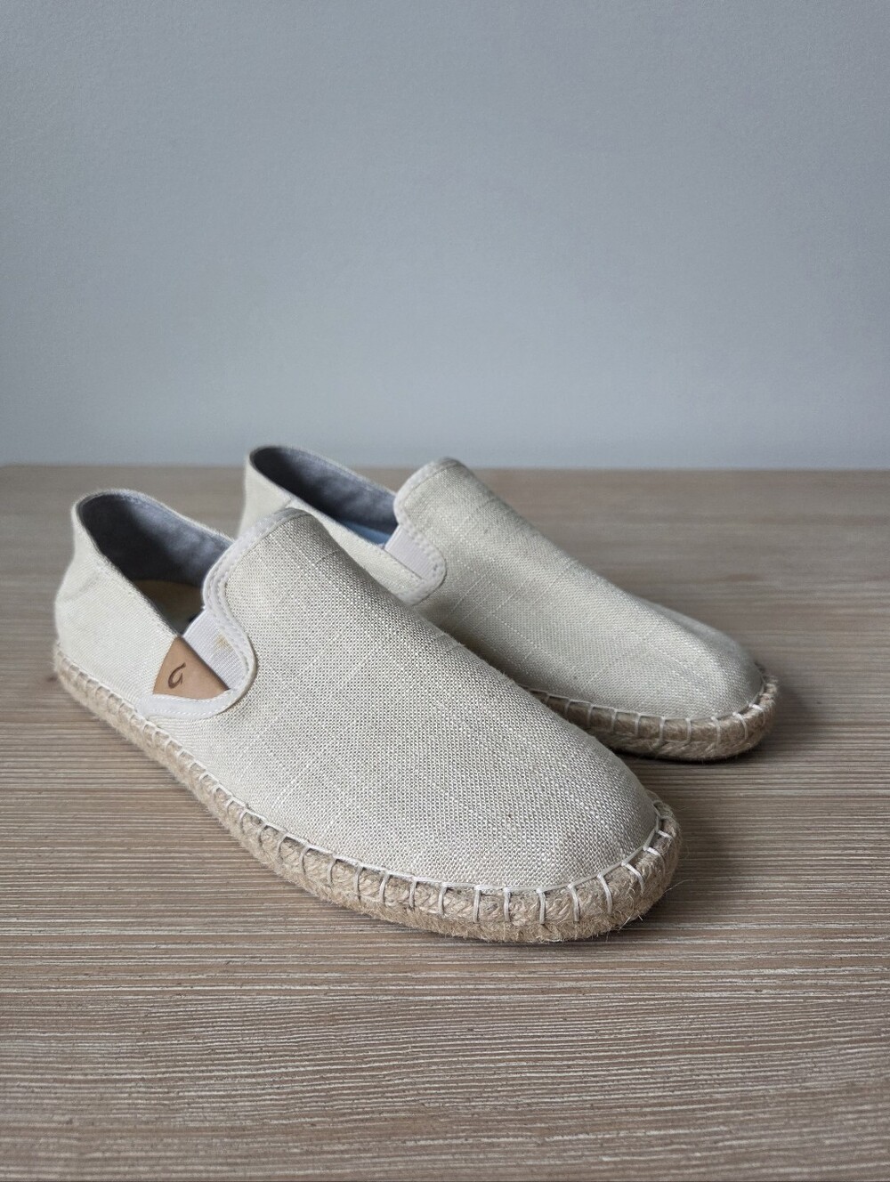 OluKai Pā'akai Espadrille Beige Linen Slip On Shoes Womens Size 8.5 - Picture 3 of 11